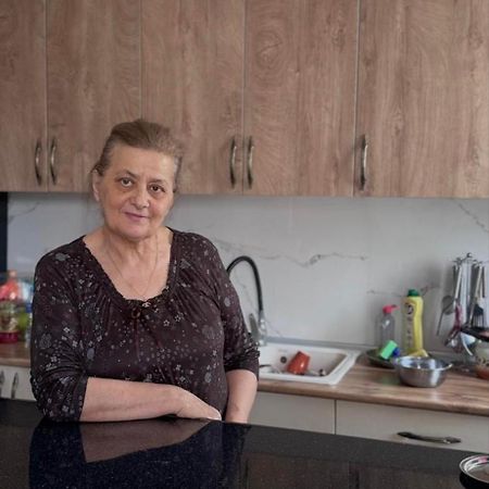 Zara-Guest House Zugdidi Kültér fotó